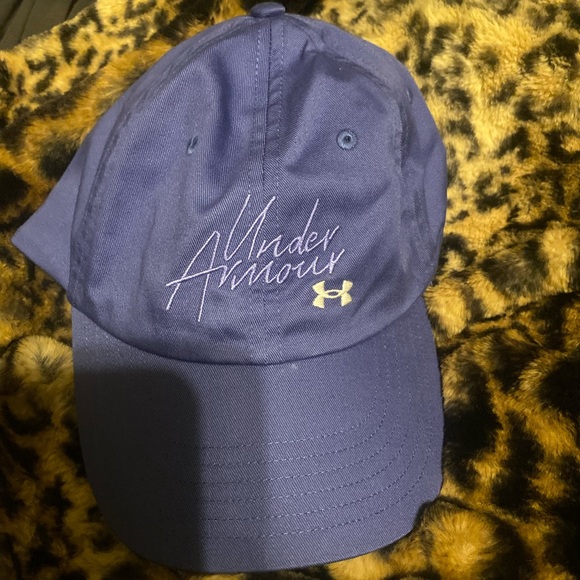 Under Armour Navy Cap with Embroidered Logo - Picture 1 of 2